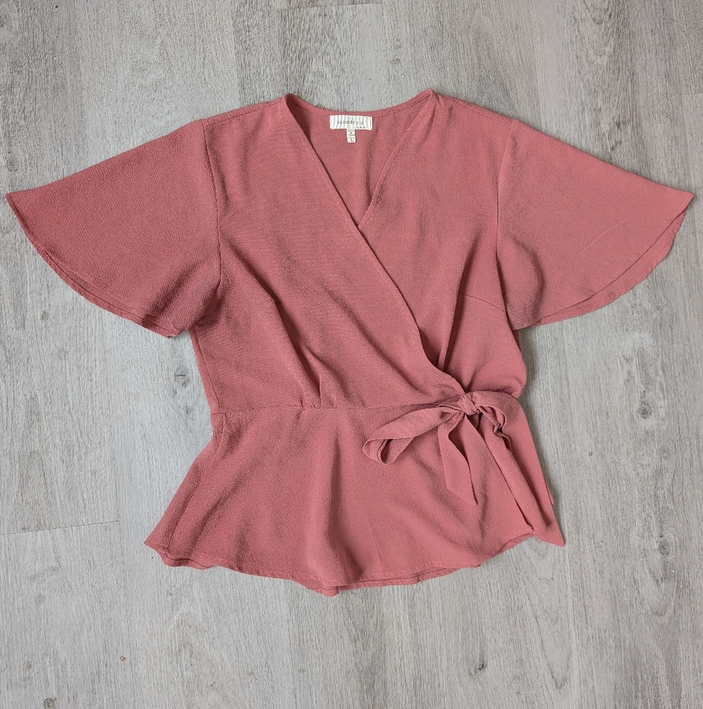 Monteau Casual Everyday Dusty Rose Flutter Sleeve Wrap Peplum Women's Top Size L - Picture 3 of 7